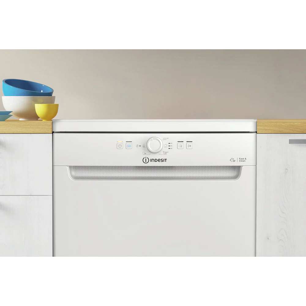 Indesit D2FHK26 Full Size Dishwasher with 14 Place Setting White - Image 4