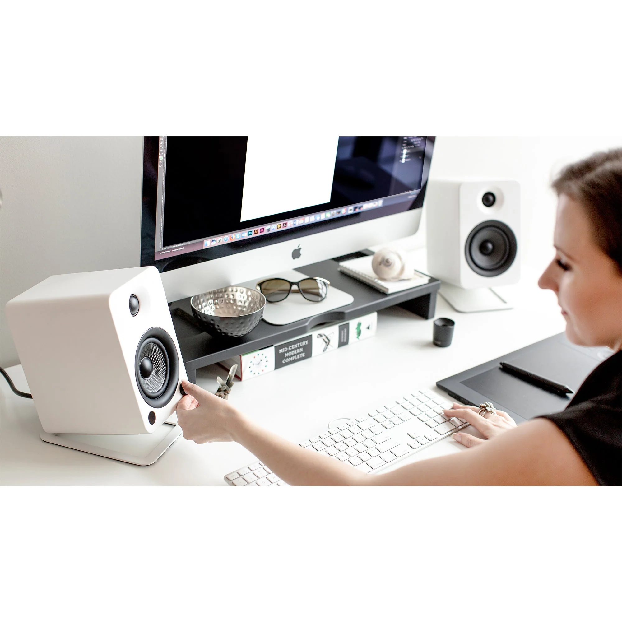 Kanto S4 Medium Desktop Speaker Stands White - Image 9