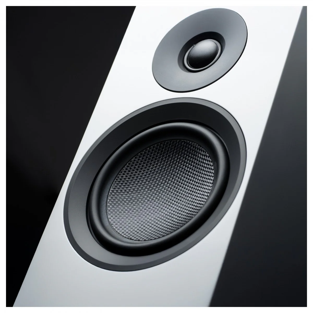 Pro-Ject Speaker Box 5 E Carbon Bookshelf Speakers Satin Golden Yellow - Image 6